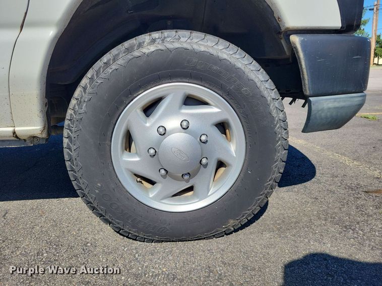 image for item DP5228 2009 Ford E350  handicap accessible van