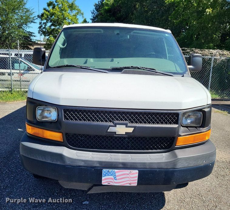 image for item DP5229 2014 Chevrolet Express 3500  van