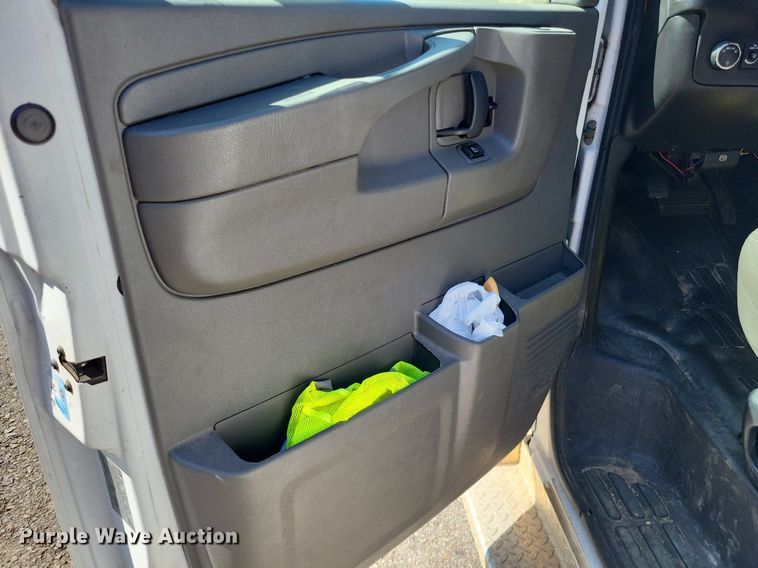 image for item DP5229 2014 Chevrolet Express 3500  van