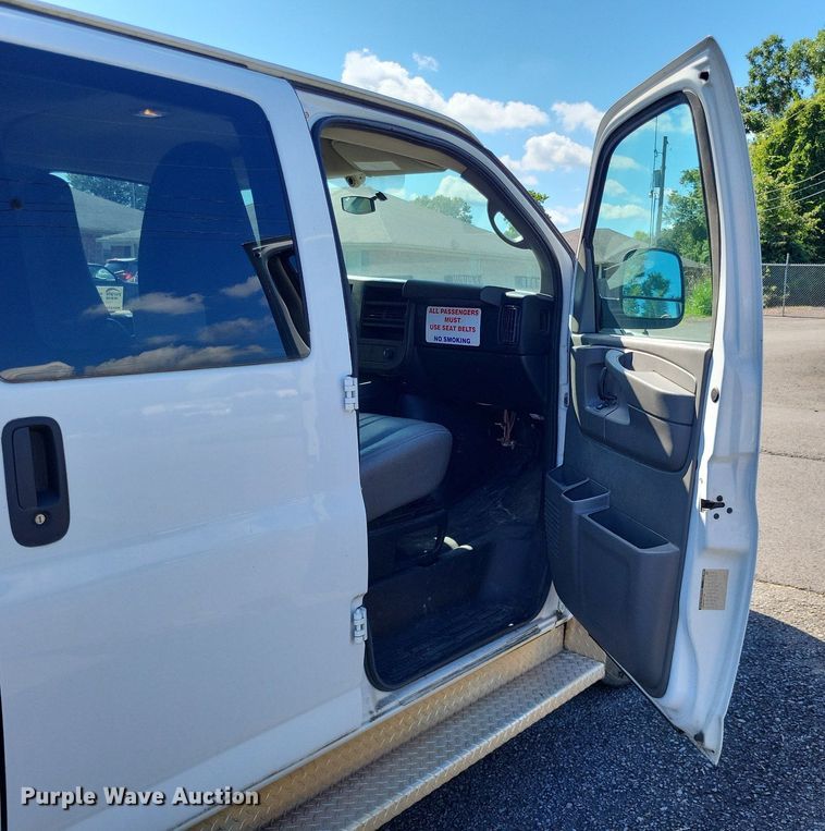 image for item DP5229 2014 Chevrolet Express 3500  van
