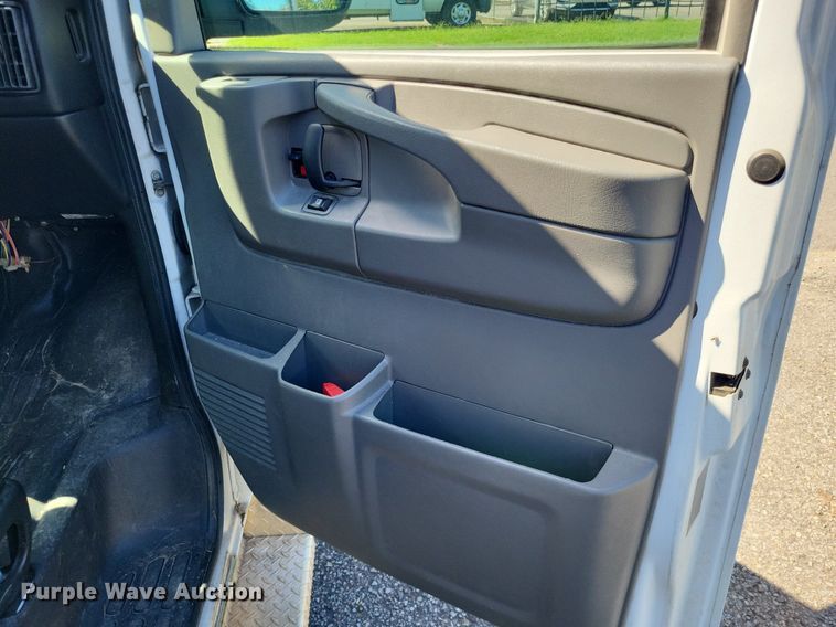 image for item DP5229 2014 Chevrolet Express 3500  van