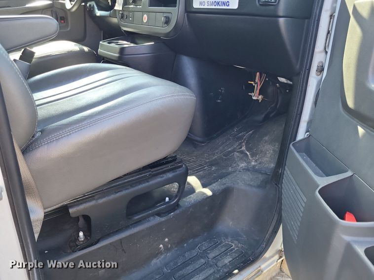 image for item DP5229 2014 Chevrolet Express 3500  van