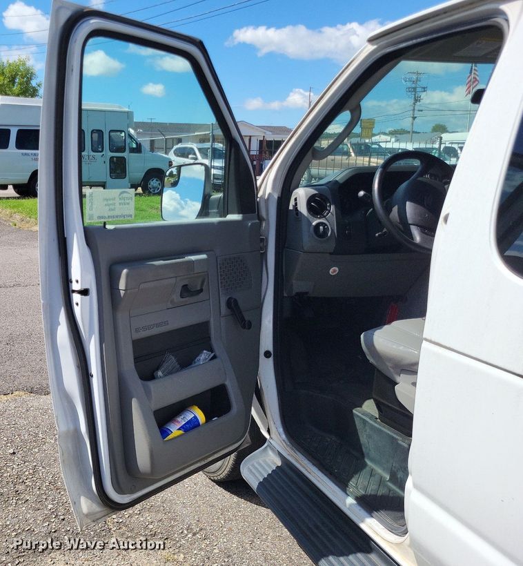 image for item DP5230 2014 Ford E350 Super Duty  van
