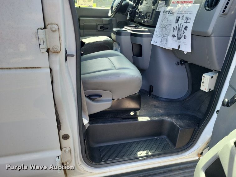 image for item DP5230 2014 Ford E350 Super Duty  van