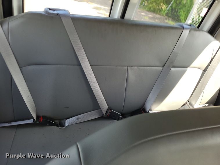 image for item DP5230 2014 Ford E350 Super Duty  van