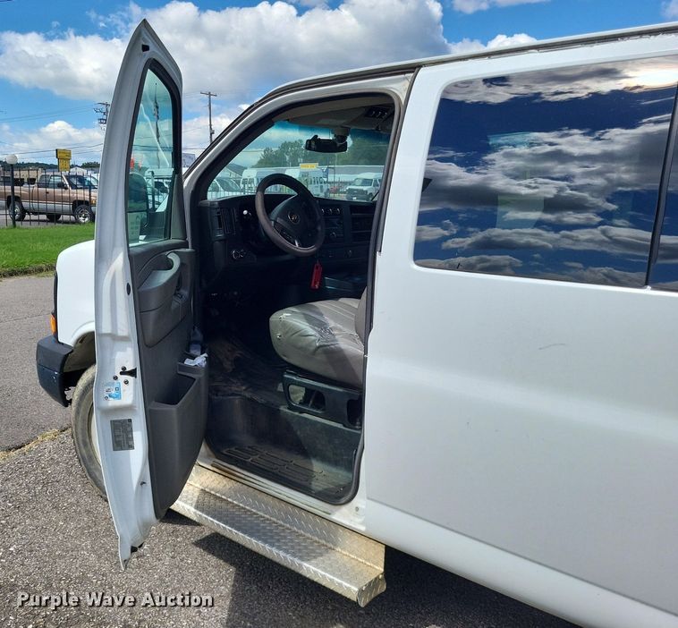 image for item DP5231 2014 Chevrolet Express 3500  van