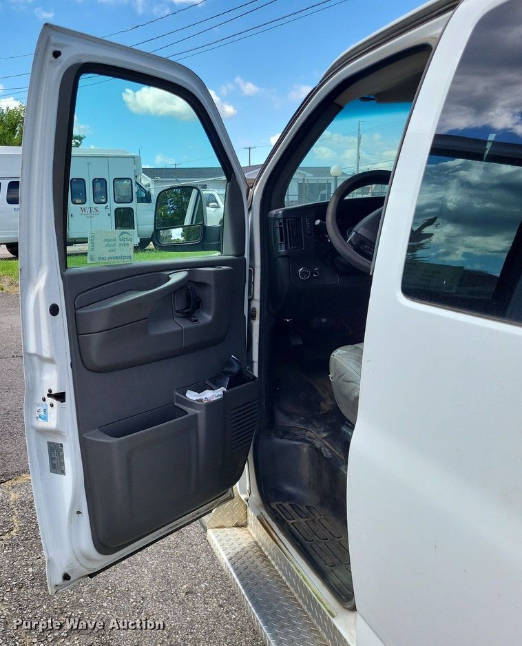 image for item DP5231 2014 Chevrolet Express 3500  van