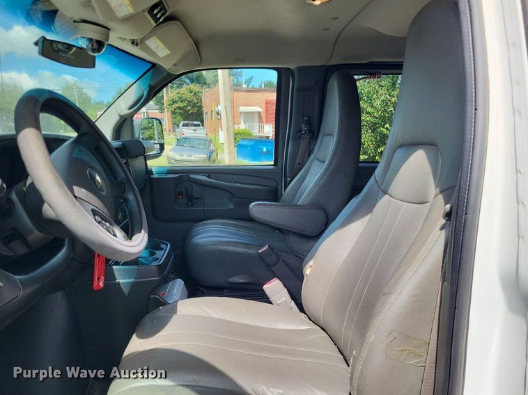 image for item DP5231 2014 Chevrolet Express 3500  van