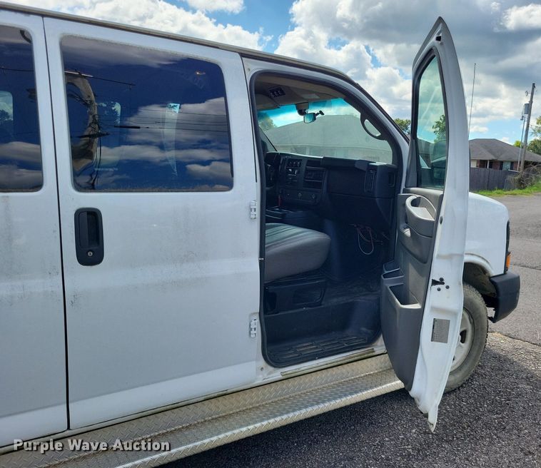 image for item DP5231 2014 Chevrolet Express 3500  van