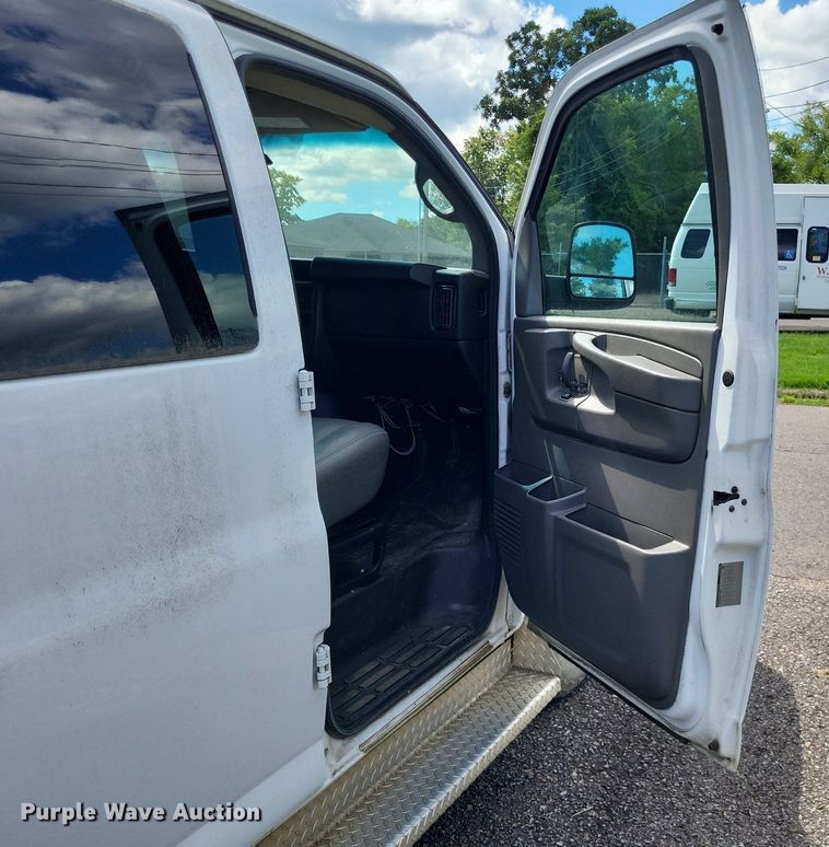 image for item DP5231 2014 Chevrolet Express 3500  van