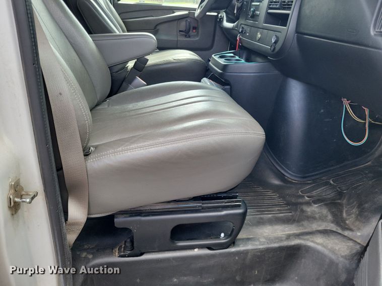 image for item DP5231 2014 Chevrolet Express 3500  van