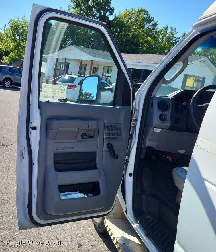 image for item DP5232 2012 Ford E350 Super Duty  handicap accessible van