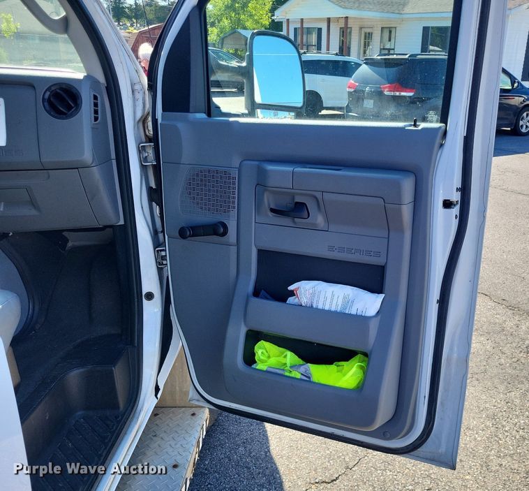 image for item DP5232 2012 Ford E350 Super Duty  handicap accessible van