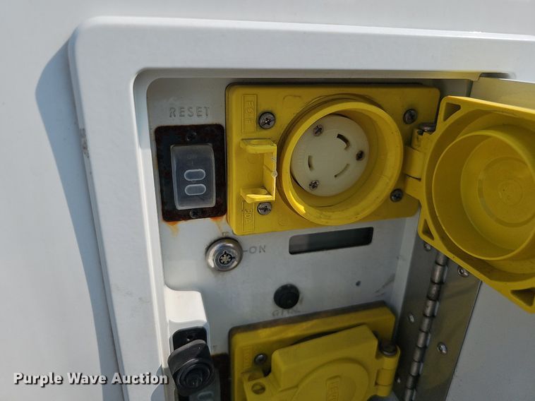 image for item DQ0199 2014 Chevrolet Silverado 1500  Crew Cab pickup truck