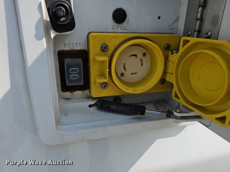 image for item DQ0199 2014 Chevrolet Silverado 1500  Crew Cab pickup truck