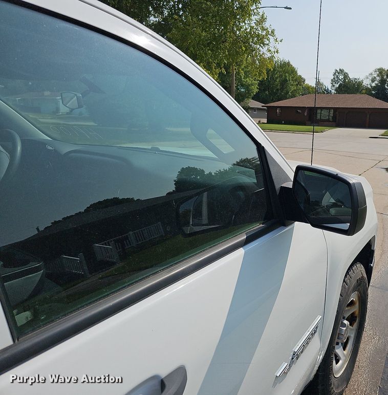 image for item DQ0199 2014 Chevrolet Silverado 1500  Crew Cab pickup truck