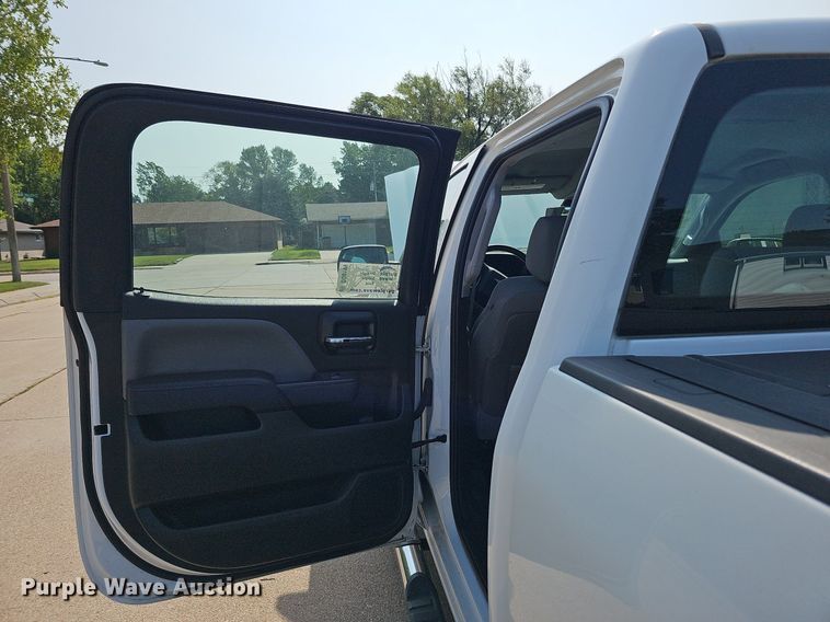 image for item DQ0199 2014 Chevrolet Silverado 1500  Crew Cab pickup truck