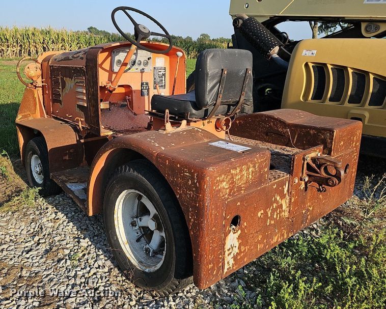 image for item DQ0247 1963 Northwestern Motor Co JG-40FK-2  aircraft tug