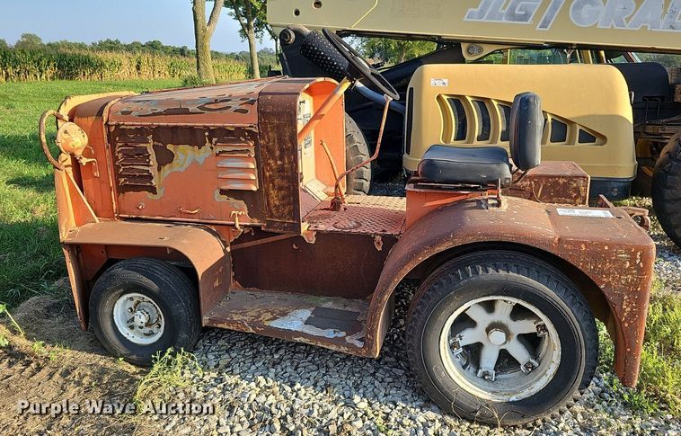 image for item DQ0247 1963 Northwestern Motor Co JG-40FK-2  aircraft tug