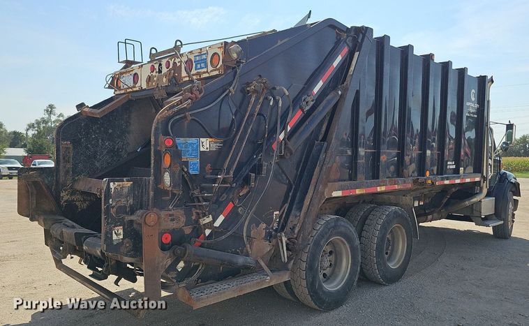 image for item DQ0250 2002 Sterling M8500 Acterra  refuse truck