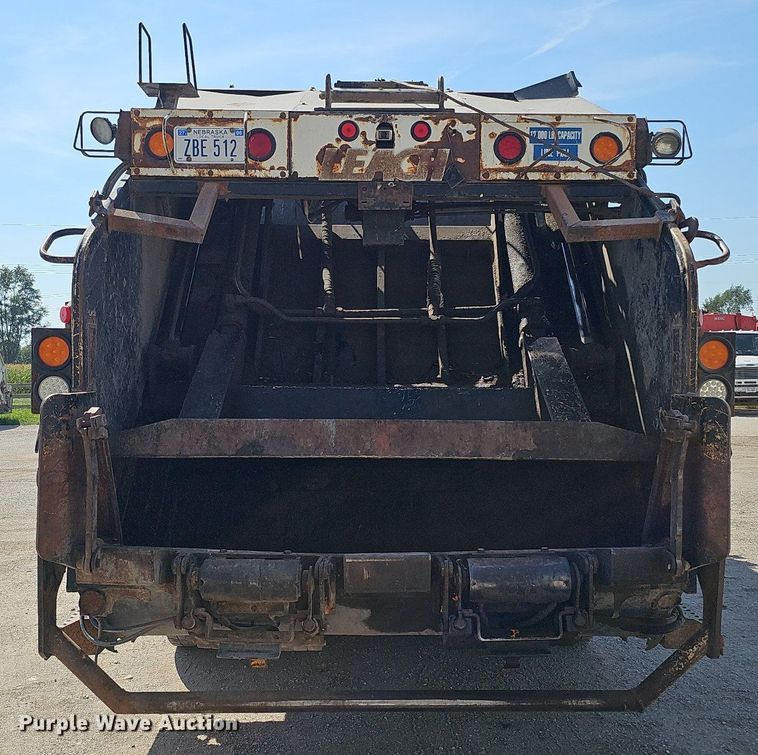 image for item DQ0250 2002 Sterling M8500 Acterra  refuse truck