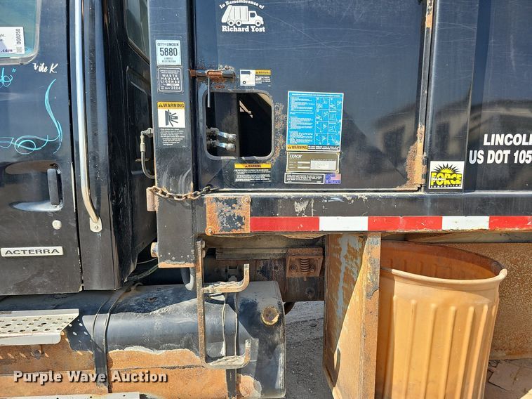 image for item DQ0250 2002 Sterling M8500 Acterra  refuse truck