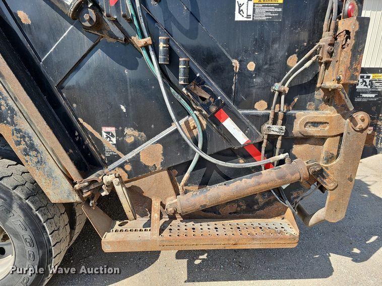 image for item DQ0250 2002 Sterling M8500 Acterra  refuse truck