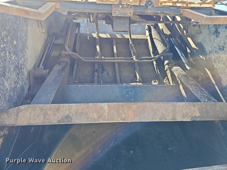 image for item DQ0250 2002 Sterling M8500 Acterra  refuse truck