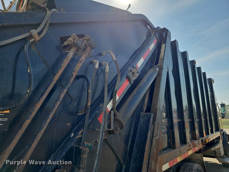 image for item DQ0250 2002 Sterling M8500 Acterra  refuse truck