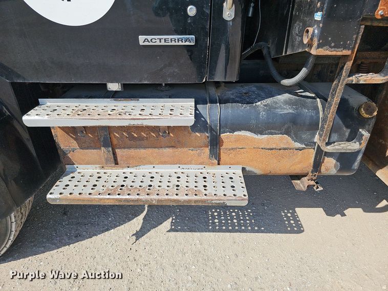 image for item DQ0250 2002 Sterling M8500 Acterra  refuse truck