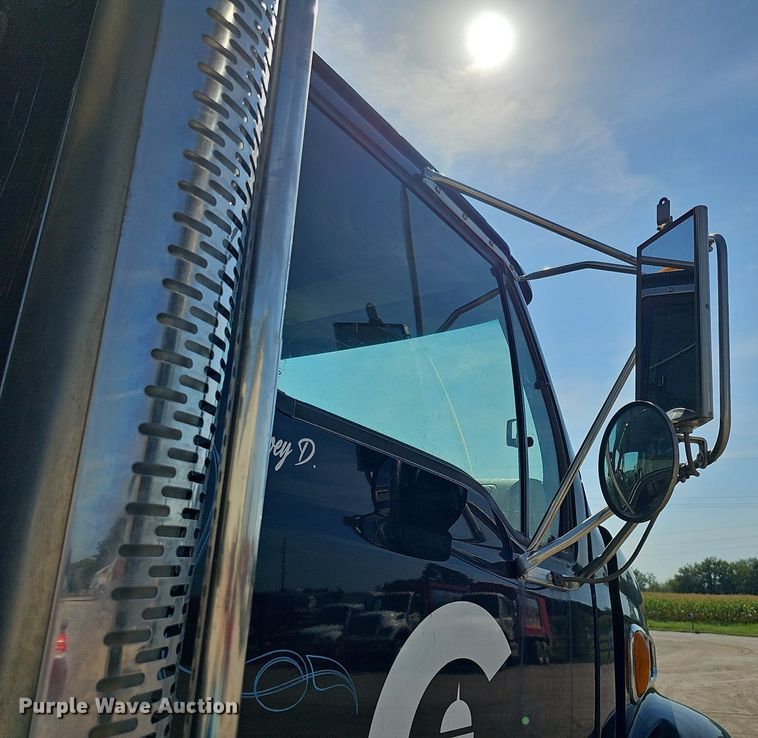 image for item DQ0250 2002 Sterling M8500 Acterra  refuse truck