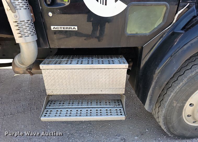 image for item DQ0250 2002 Sterling M8500 Acterra  refuse truck