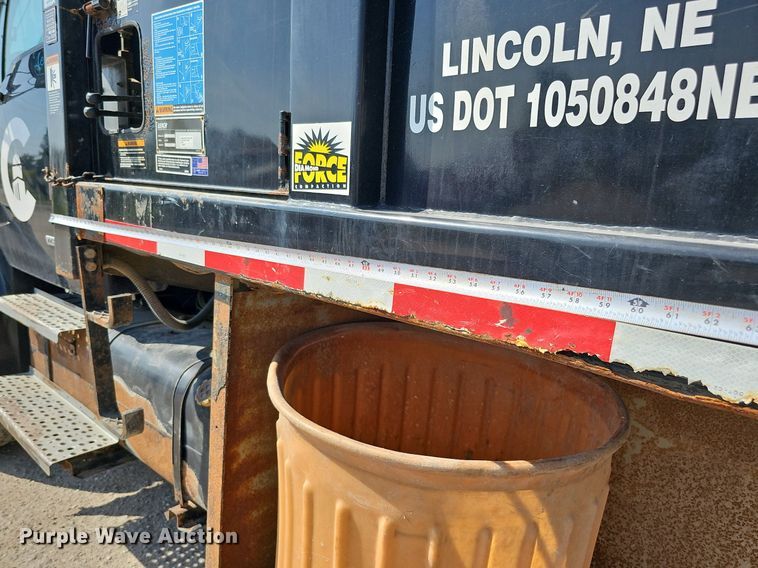 image for item DQ0250 2002 Sterling M8500 Acterra  refuse truck