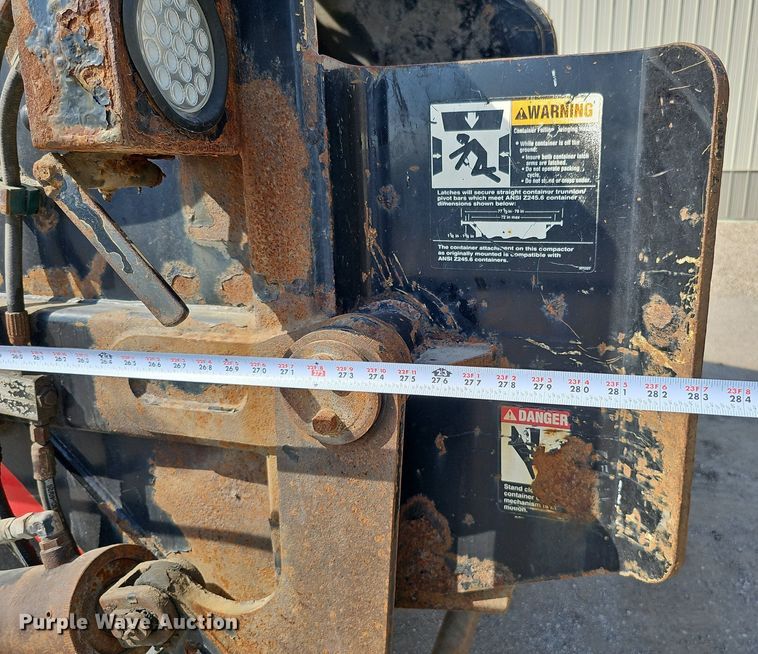 image for item DQ0250 2002 Sterling M8500 Acterra  refuse truck