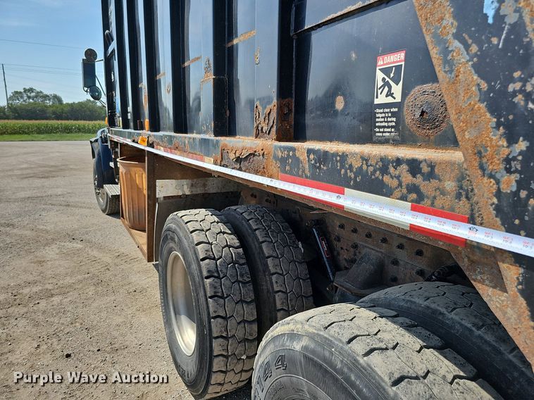 image for item DQ0250 2002 Sterling M8500 Acterra  refuse truck