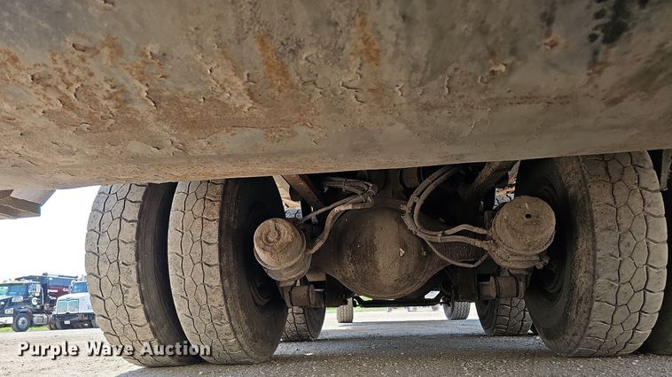 image for item DQ0250 2002 Sterling M8500 Acterra  refuse truck