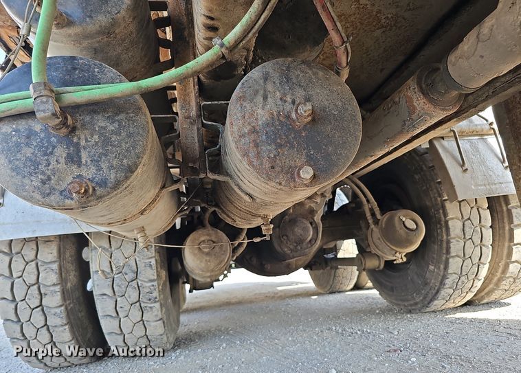 image for item DQ0250 2002 Sterling M8500 Acterra  refuse truck