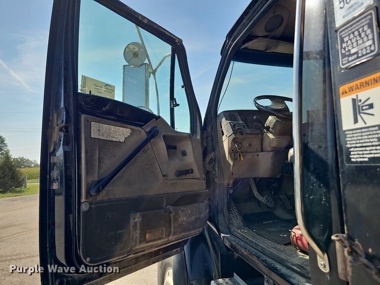 image for item DQ0250 2002 Sterling M8500 Acterra  refuse truck