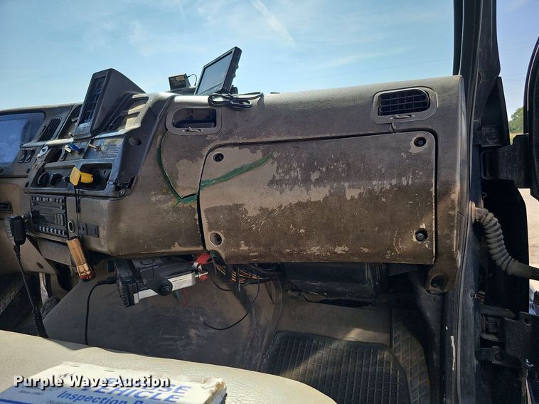 image for item DQ0250 2002 Sterling M8500 Acterra  refuse truck