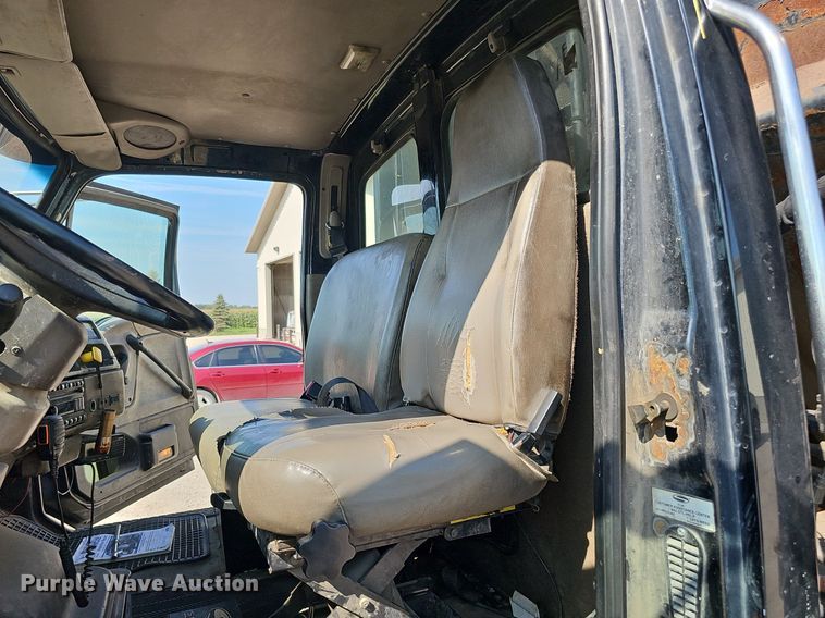 image for item DQ0250 2002 Sterling M8500 Acterra  refuse truck