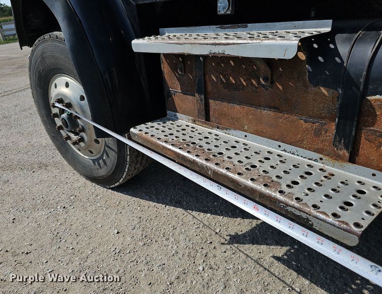 image for item DQ0250 2002 Sterling M8500 Acterra  refuse truck