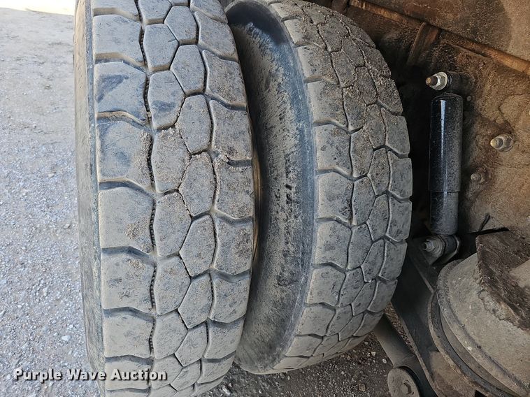 image for item DQ0250 2002 Sterling M8500 Acterra  refuse truck