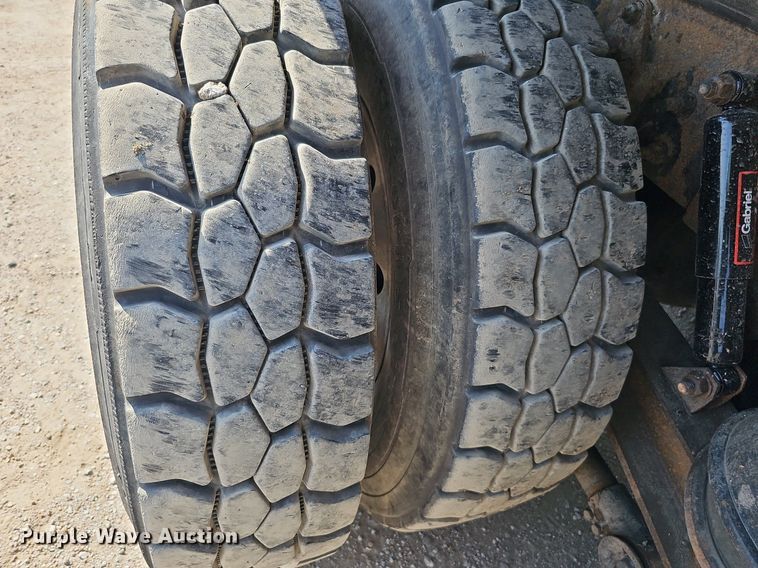 image for item DQ0250 2002 Sterling M8500 Acterra  refuse truck