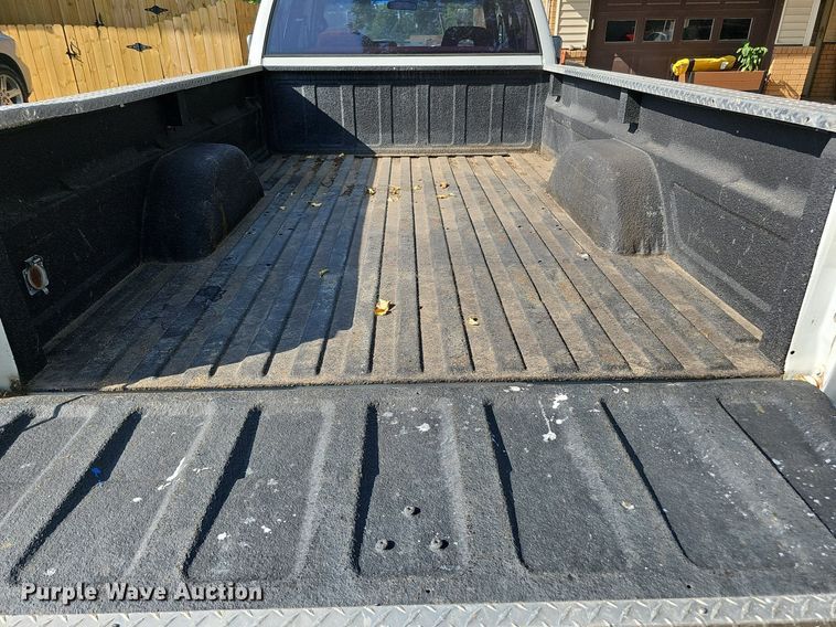 image for item DQ0251 1993 Chevrolet C3500  Crew Cab pickup truck