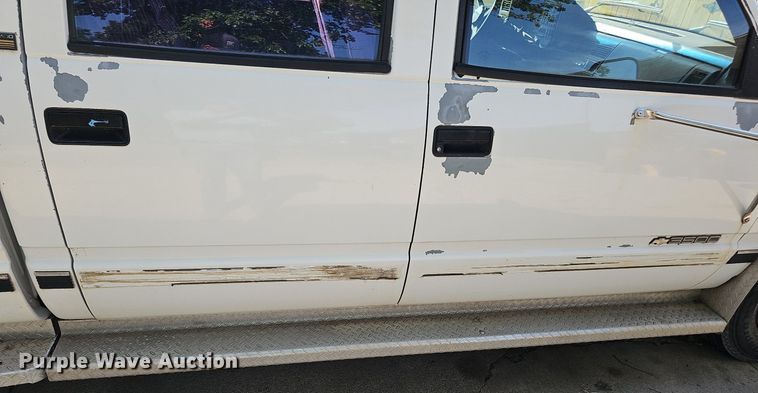 image for item DQ0251 1993 Chevrolet C3500  Crew Cab pickup truck