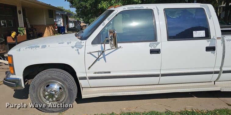 image for item DQ0251 1993 Chevrolet C3500  Crew Cab pickup truck