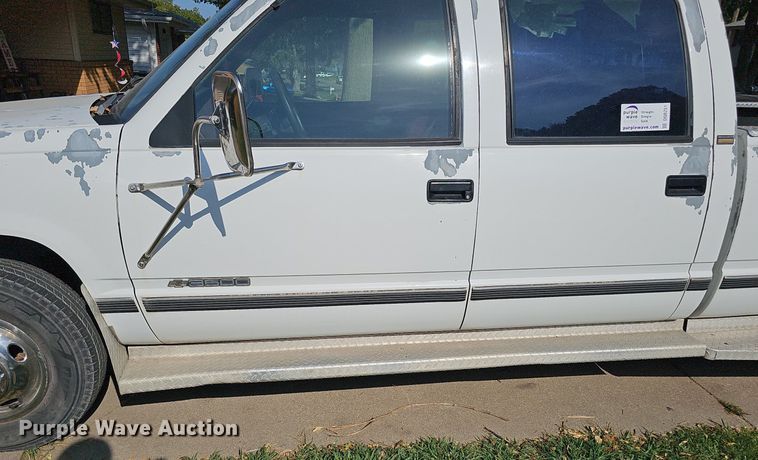 image for item DQ0251 1993 Chevrolet C3500  Crew Cab pickup truck