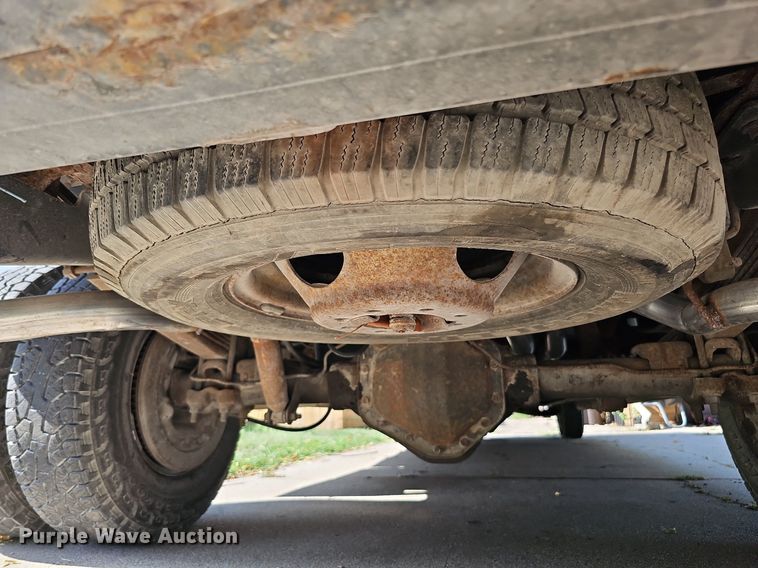 image for item DQ0251 1993 Chevrolet C3500  Crew Cab pickup truck