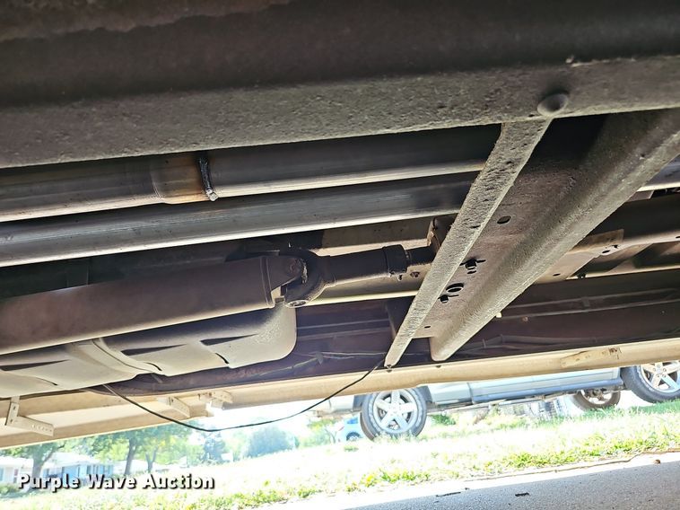 image for item DQ0251 1993 Chevrolet C3500  Crew Cab pickup truck