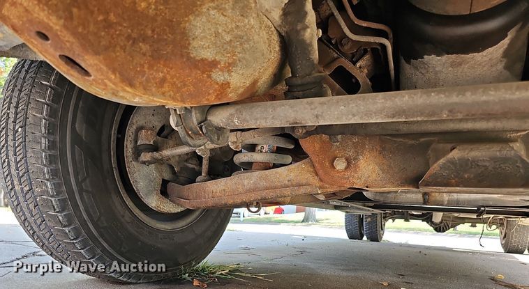 image for item DQ0251 1993 Chevrolet C3500  Crew Cab pickup truck